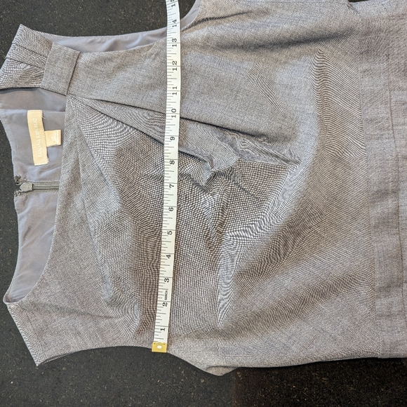 Banana Republic Women Size 8 gray dress - Picture 9 of 9